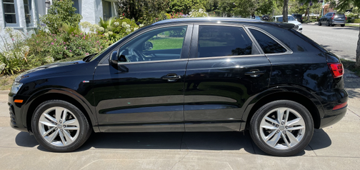 Photo 2 of 14 of 2018 Audi Q3 2.0T Premium